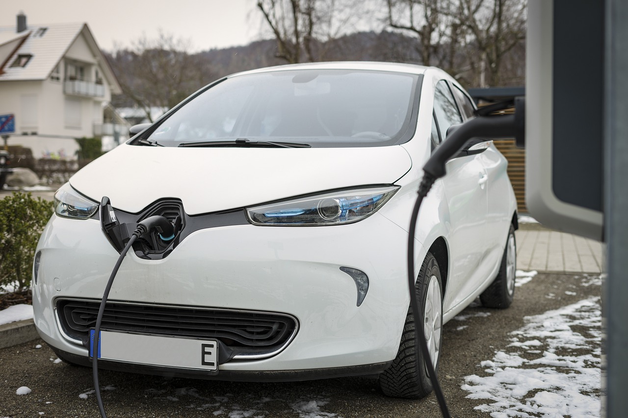 汽车早报｜问界汽车累计交付量达70万辆 特斯拉下调香港Model 3售价